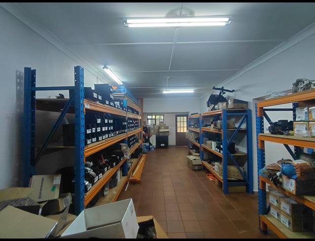 12,140M² WORKSHOP FOR SALE IN BREDELL